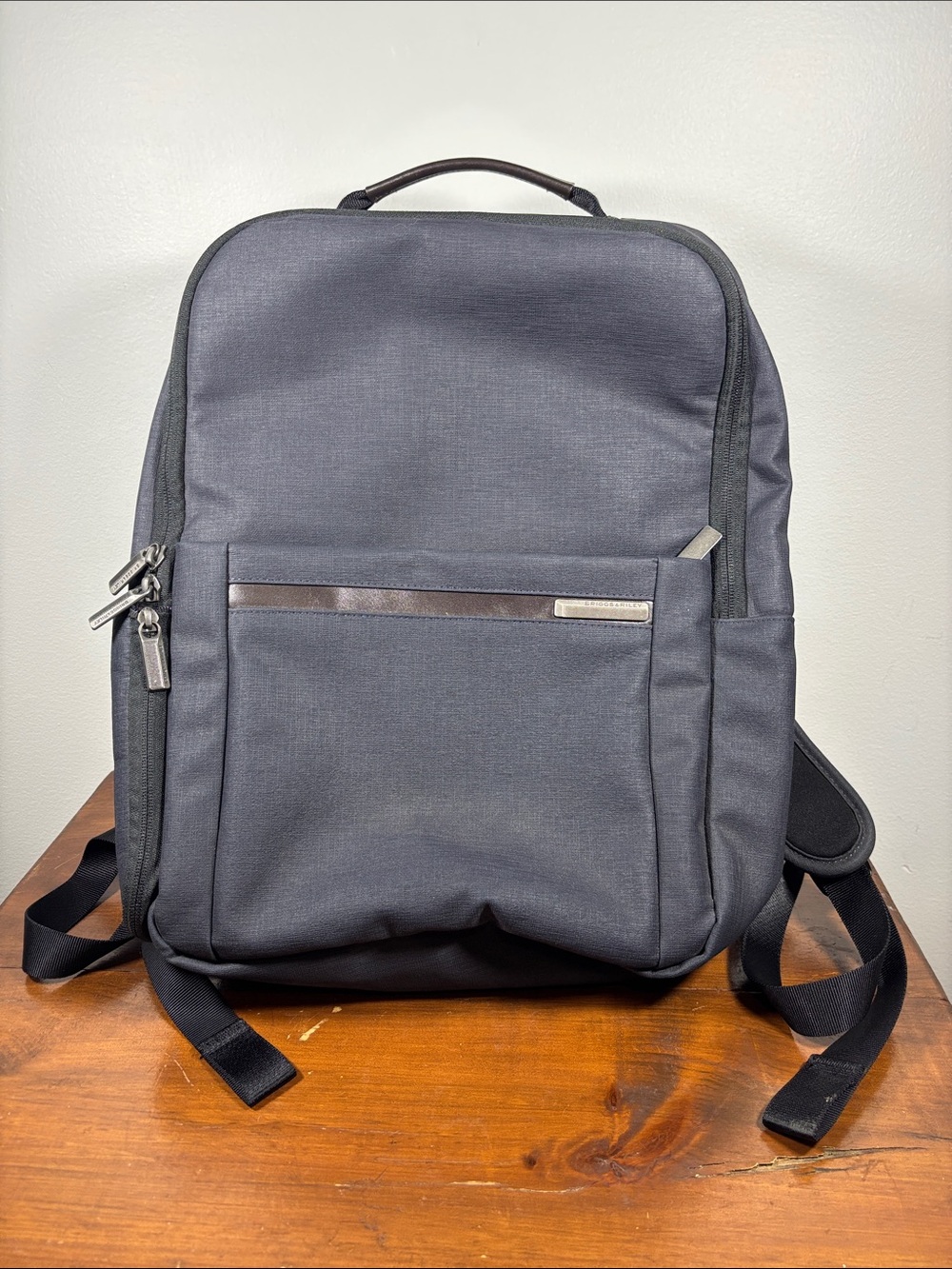Briggs & Riley Dark Blue Modern Classic Backpack Travel Ware Many Pockets